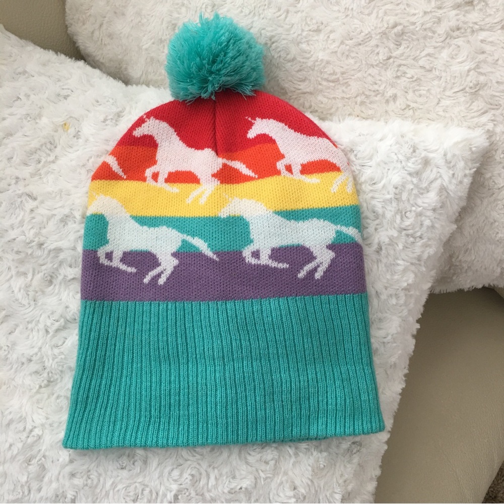 Rainbow knit beanie hat.🌹